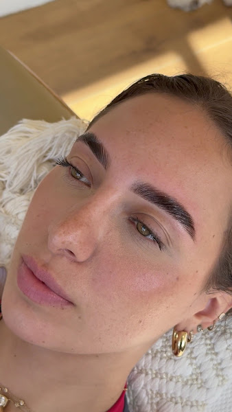 Gladka Glow & PMU Clinic. Eyebrows and Permanent Makeup in Newport Beach 2