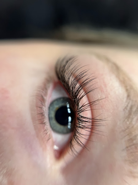 Lashes & Permanent Makeup by Dina