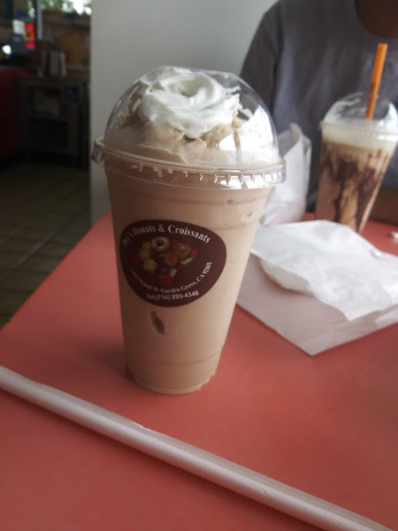 Dey's Donuts & Croissant 5