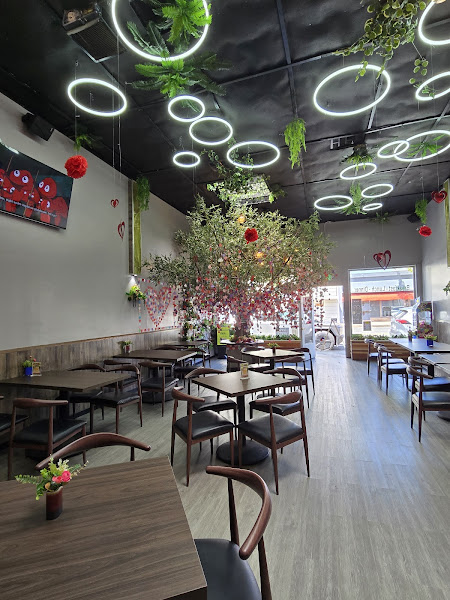 R&B Tea & Fusion Restaurant 5