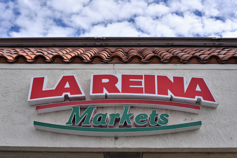 La Reina Markets 2