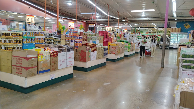 Thuan Phat Supermarket & Cooked Food Shop 4