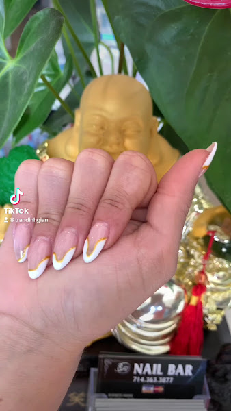 Roxy Nail Bar 2