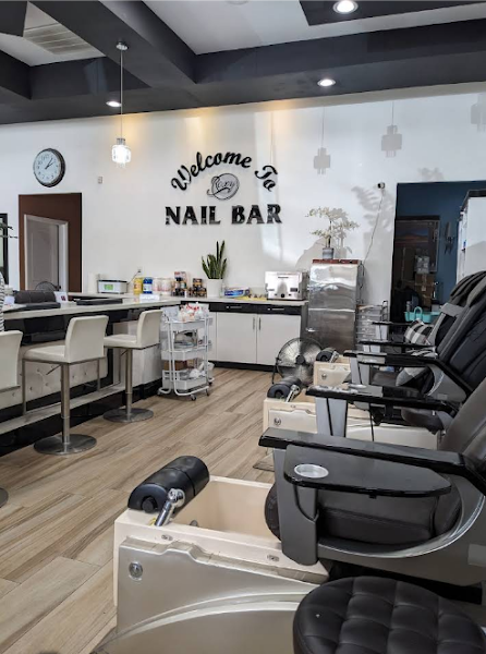 Roxy Nail Bar 3