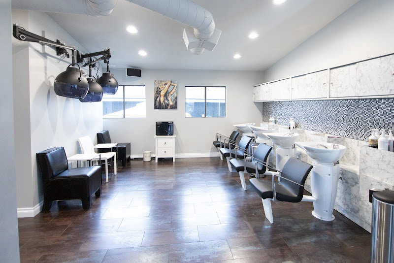 Maison Noire Salon & Spa 2