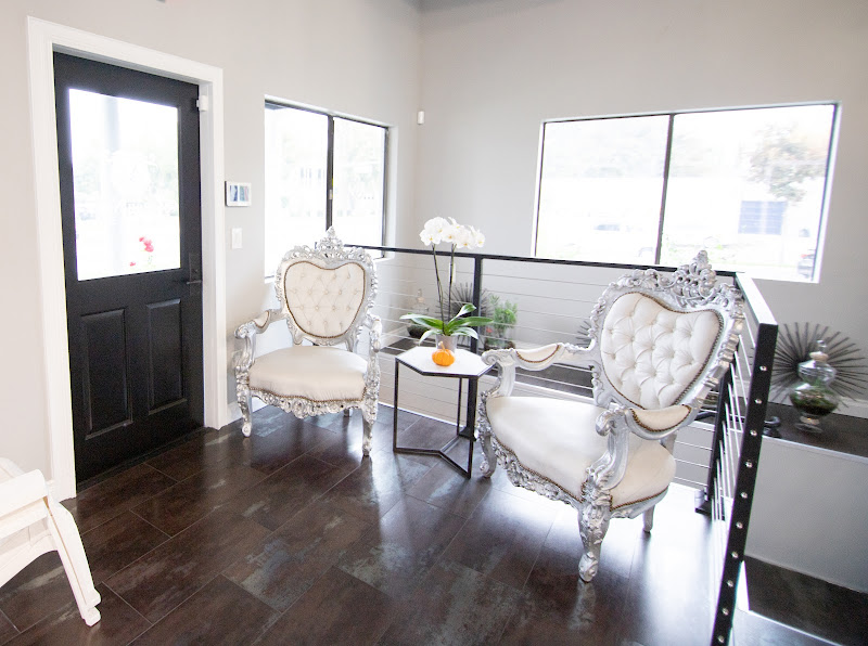 Maison Noire Salon & Spa 3