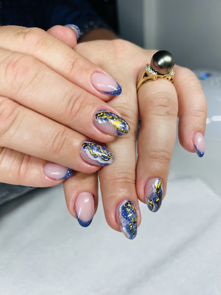 "V" Beauty Salon 3