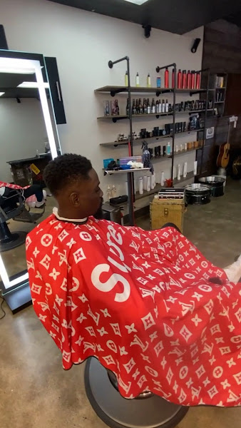 Headzup Barbershop | Orange 2