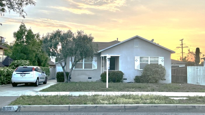 Lluvia Martinez Real Estate Broker 4