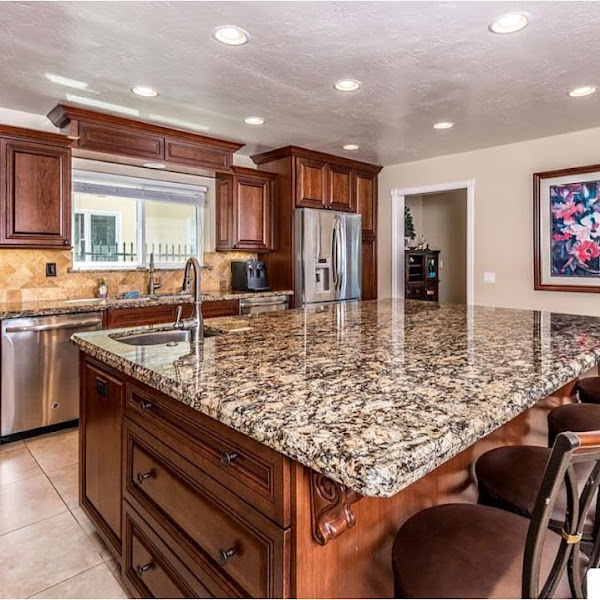 Vicky Nga Pham REALTOR