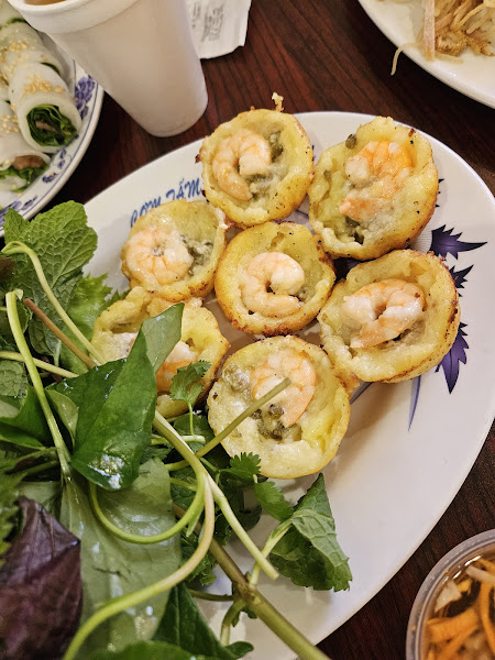 Quan Hue Restaurant 3