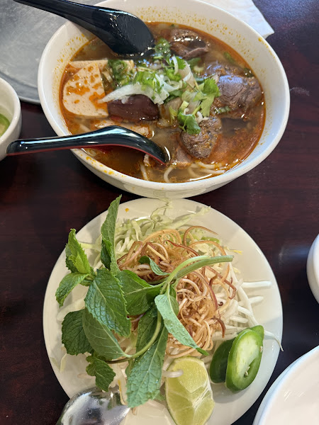 Bún Bò Huynh Dining 4