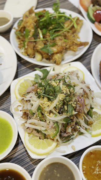 Dong Que Restaurant 2