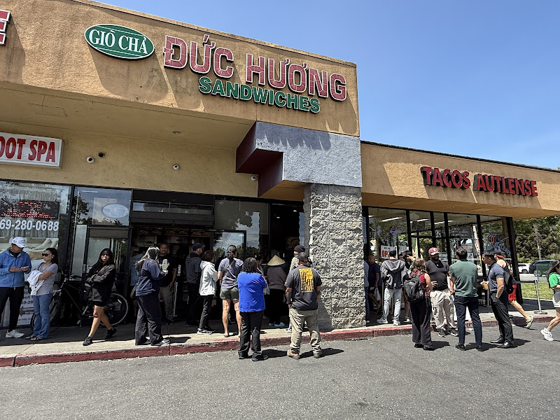 Duc Huong Sandwiches