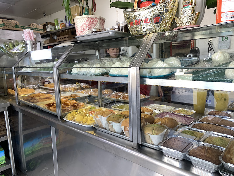 CD Bakery & Deli 4