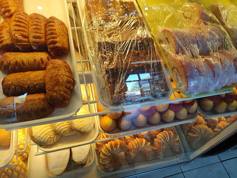 Bui Phong Bakery 5