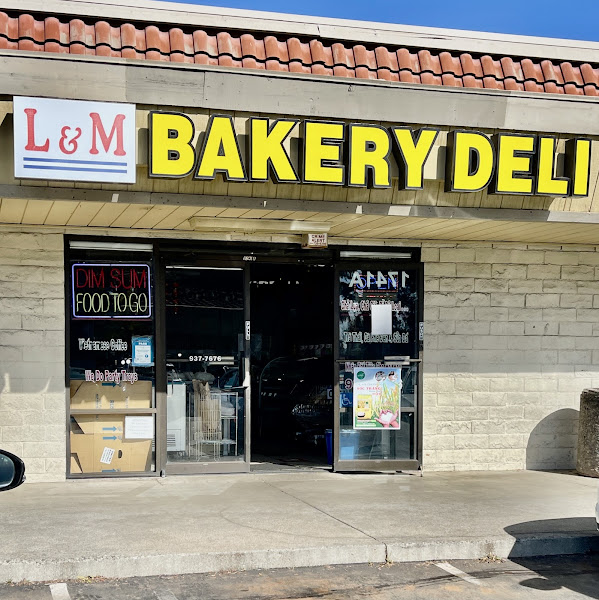 L & M Bakery & Deli 3