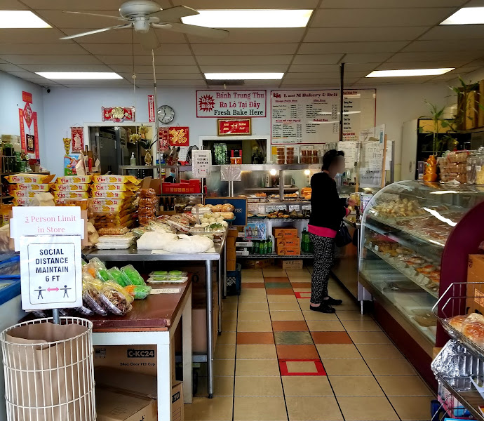 L & M Bakery & Deli 5