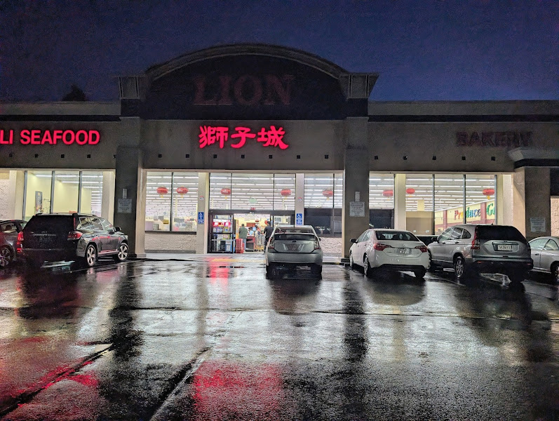 Lion Market 1