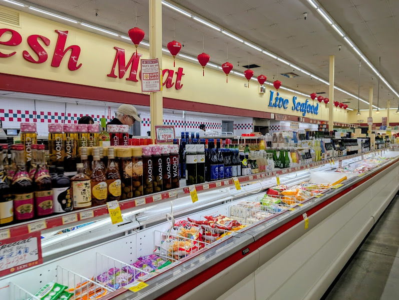 Lion Market 3