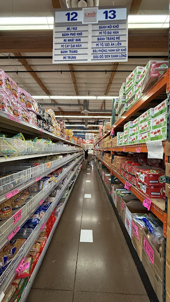 Lee's Supermarket 3
