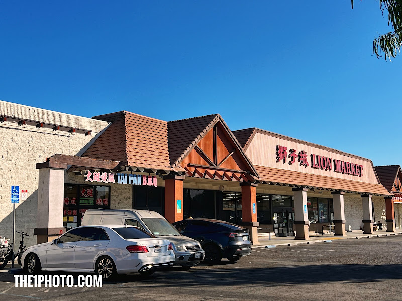 Lion Supermarket