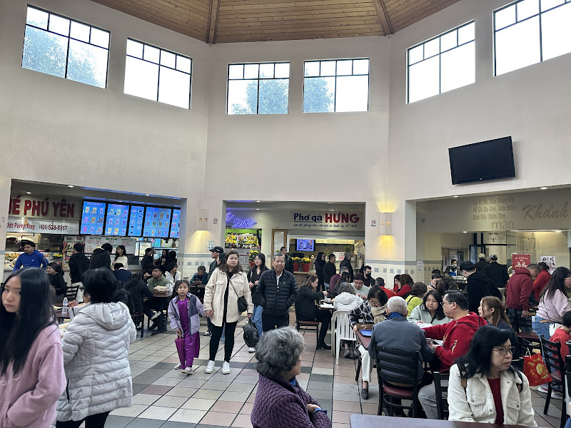 Lion Plaza 4