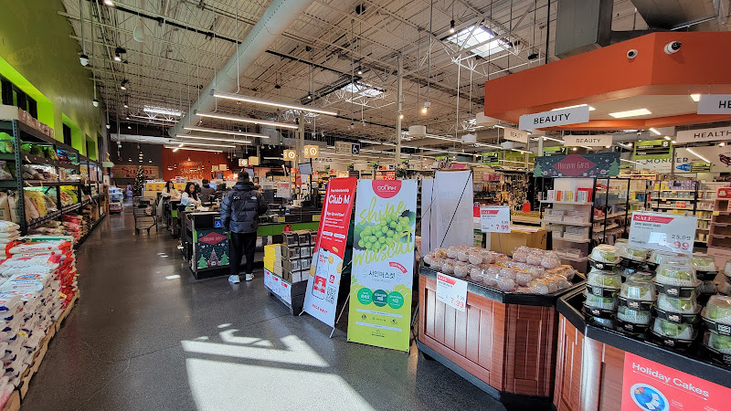 MEGA MART 4