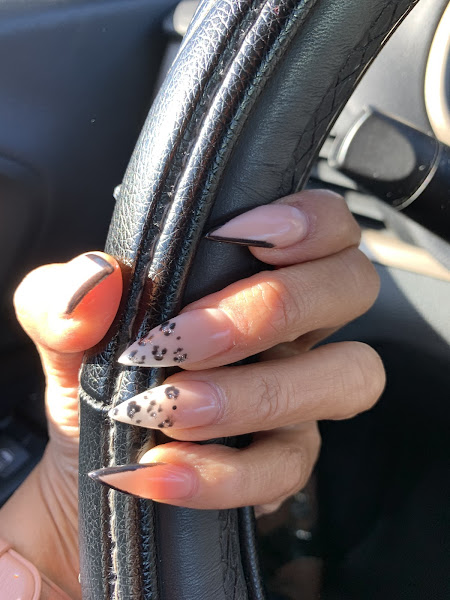 Royal Nail Spa 4