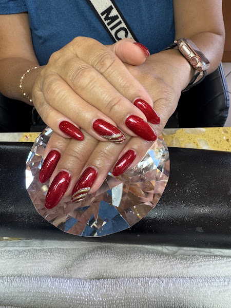Happy Salon Hair & Nails 1