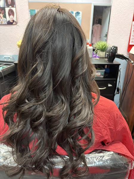Lucy Hair Design 4