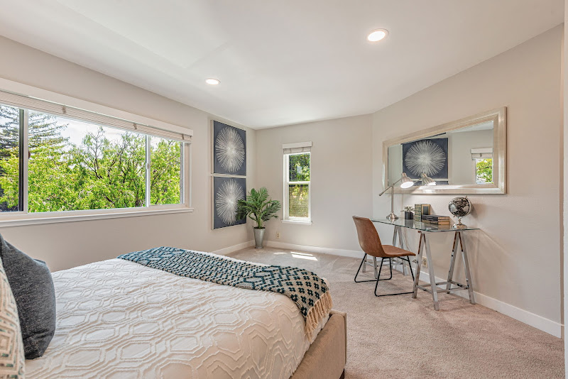 Amanda Vang Real Estate