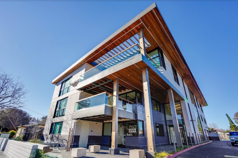 Loann Tran,REALTOR®, DRE#01202236, Compass 2
