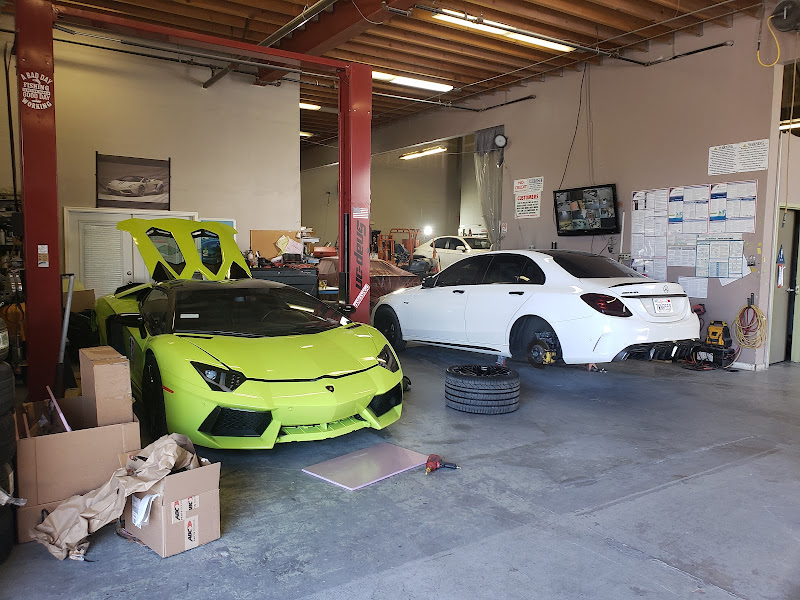 T&T Cali Collision Center 4