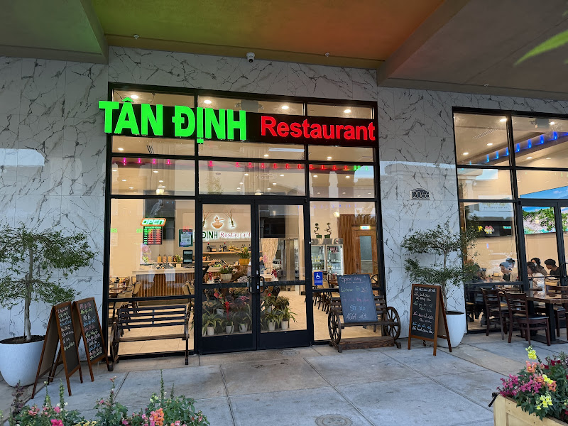 Tân Định Restaurant