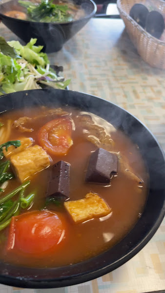 Lá Xanh Restaurant 2
