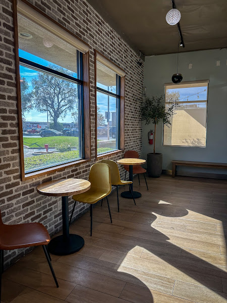 7 Leaves Cafe Santa Ana 4