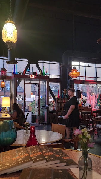 Den Cafe 2