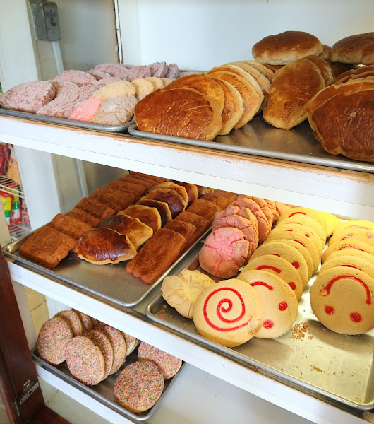 Chelo's Bakery 3