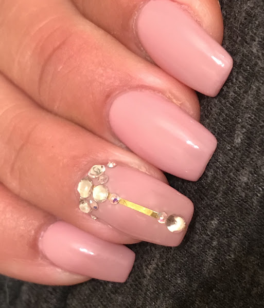 uno nails 2