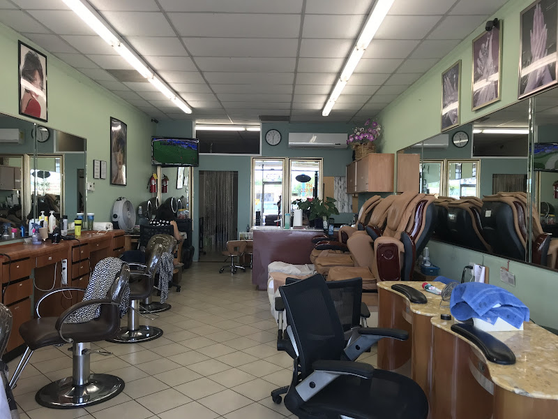 Tiffany Hair & Nails 1