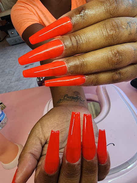 Tiffany Hair & Nails 3