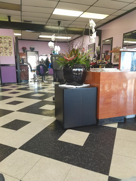 La Plaza Hair Center 3