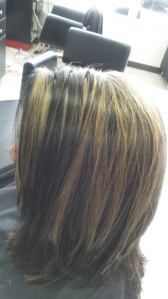 Muñoz Barbershop And Hairsalon 2