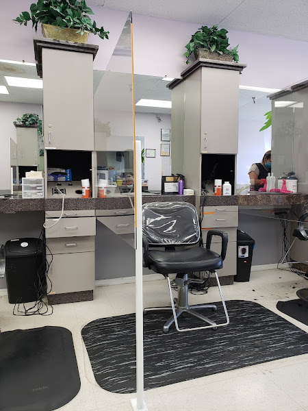 Gigis Salon 2
