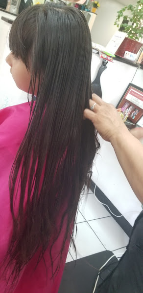 Aneida's Beauty Salon 5