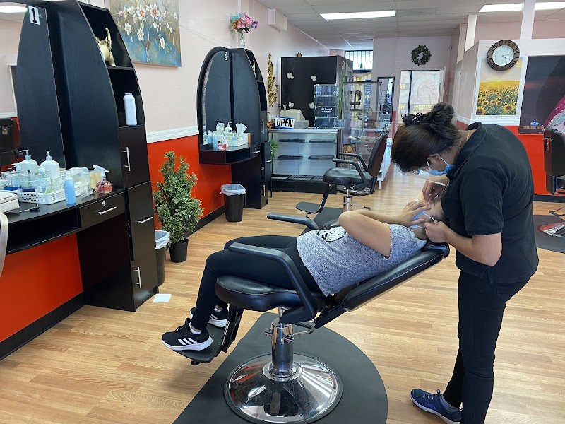 Himalayan Threading Salon 3