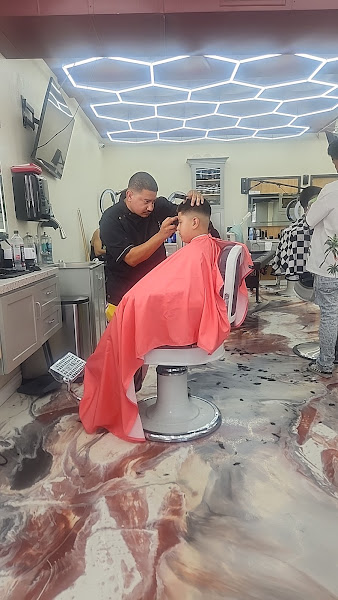 Royale Barbershop 4