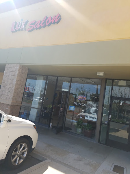 Lux Salon 3
