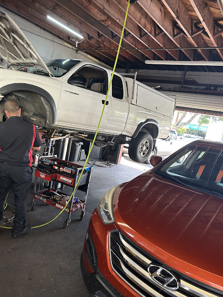 Lopez Automotive & Mechanic 3